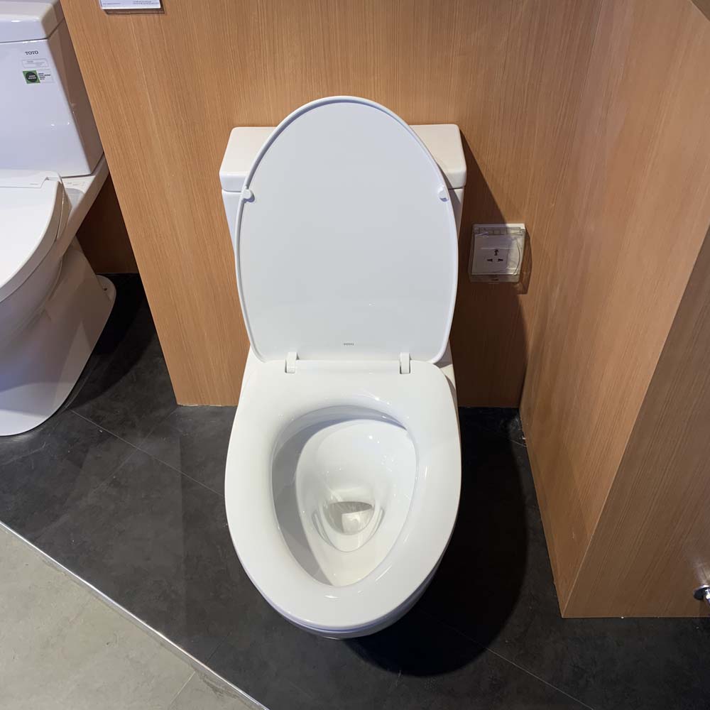 Bồn cầu 2 khối TOTO CS326DT10 nắp đóng êm TC395VS