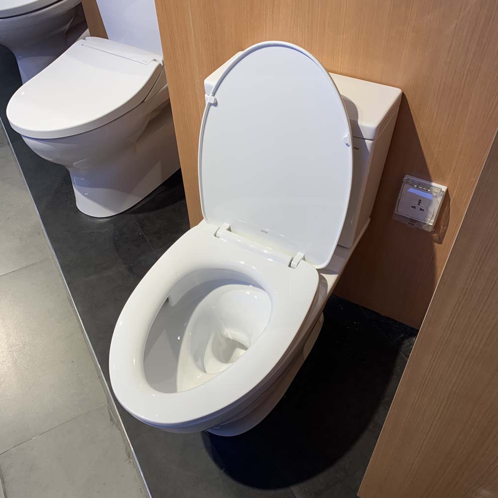 Bồn cầu 2 khối TOTO CS326DT10 nắp đóng êm TC395VS