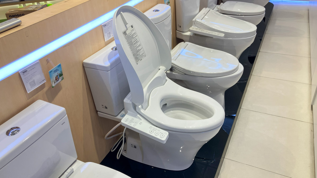 Bồn cầu TOTO CS326DW26 2 khối nắp điện tử Washlet S1 TCF23661GAA