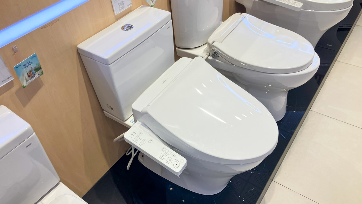 Bồn cầu TOTO CS326DW26 2 khối nắp điện tử Washlet S1 TCF23661GAA