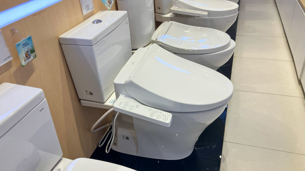 Bồn cầu TOTO CS326DW26 2 khối nắp điện tử Washlet S1 TCF23661GAA