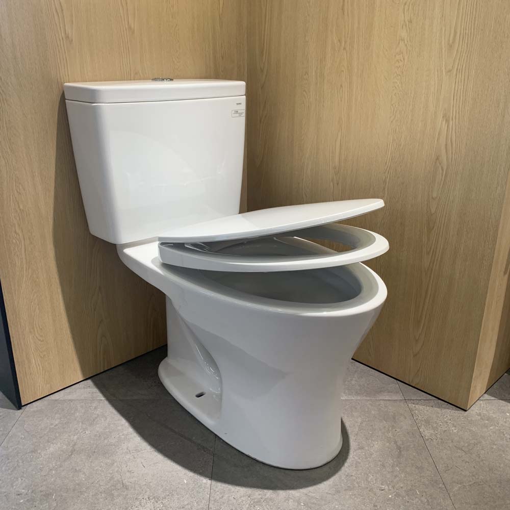 Bồn cầu 2 khối TOTO CS735DT10 nắp đóng êm TC395VS