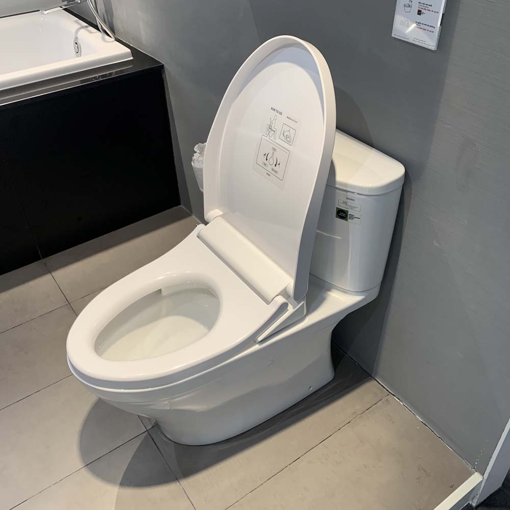 Bồn cầu TOTO CS767RE4 2 khối nắp rửa cơ TCW1211A