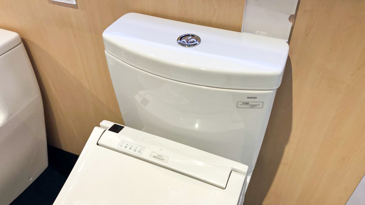 Bồn cầu TOTO CS769CDRW15 2 khối nắp điện tử Washlet C5 TCF24460AAA giấu dây