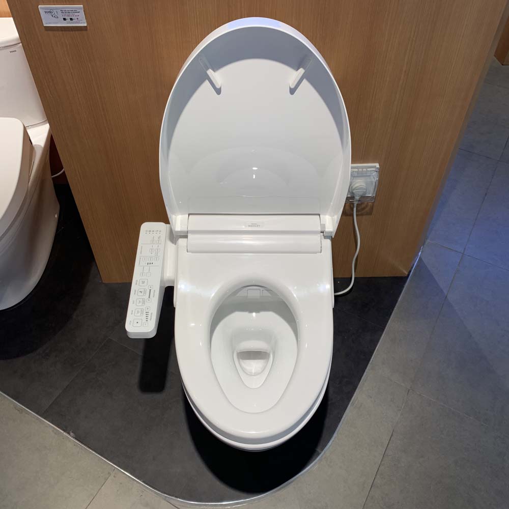 Bồn cầu TOTO CS769CDRW17 2 khối nắp điện tử Washlet C2 TCF23460AAA giấu dây