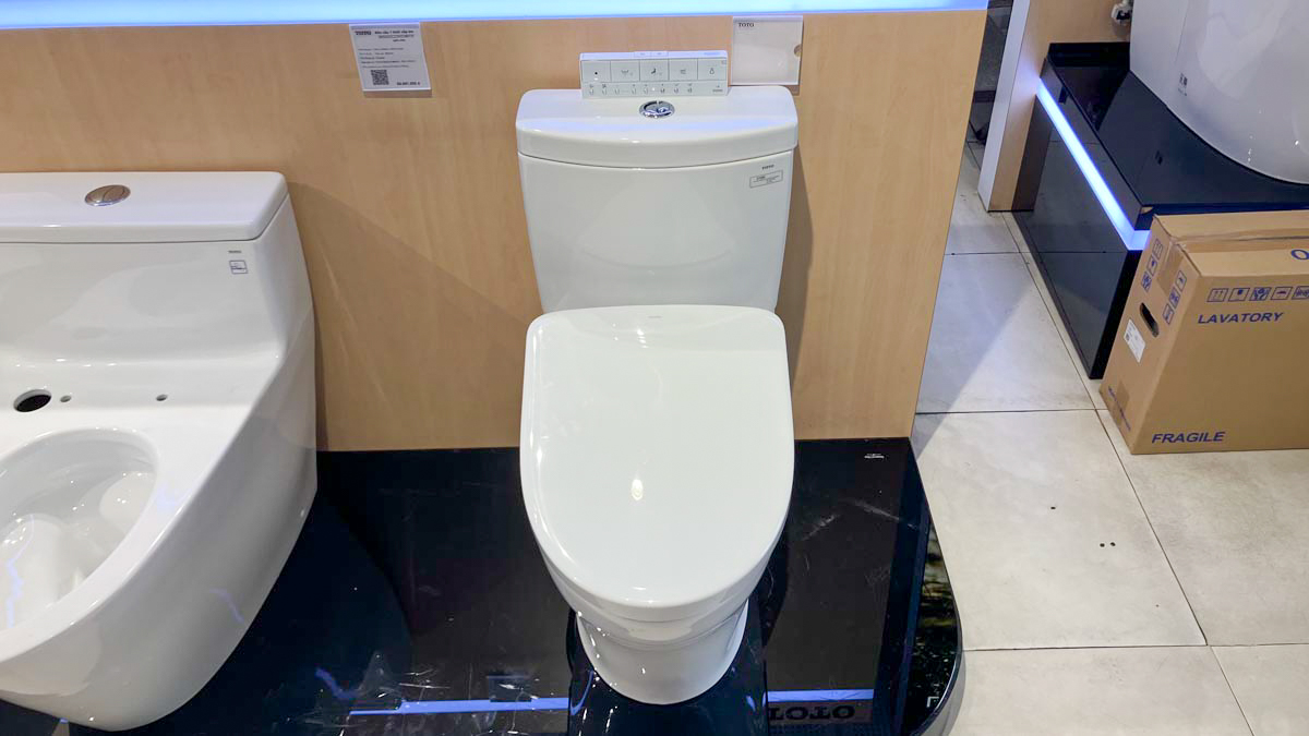 Bồn cầu TOTO CS769CDRW23 2 khối nắp điện tử Washlet S7 TCF47360GAA giấu dây