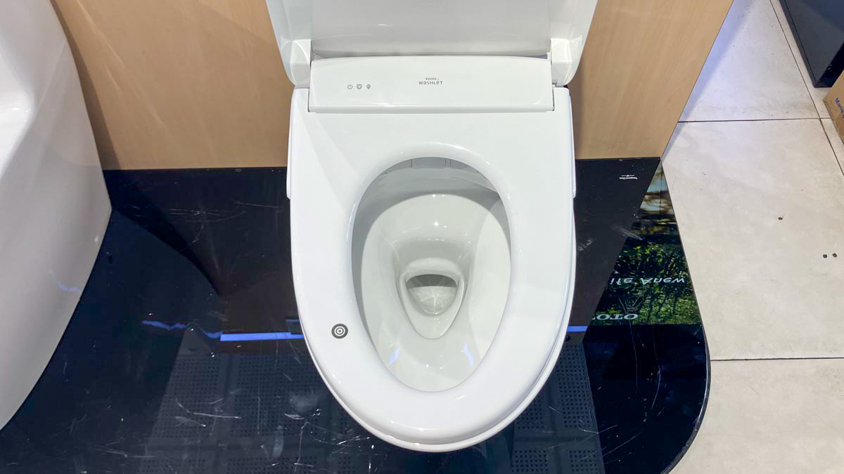 Bồn cầu TOTO CS769CDRW23 2 khối nắp điện tử Washlet S7 TCF47360GAA giấu dây