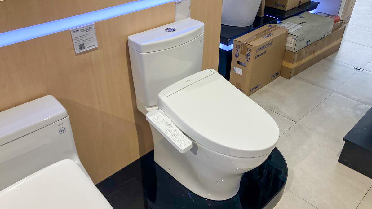 Bồn cầu TOTO CS769CDRW24 2 khối nắp điện tử Washlet S2 TCF33461GAA giấu dây