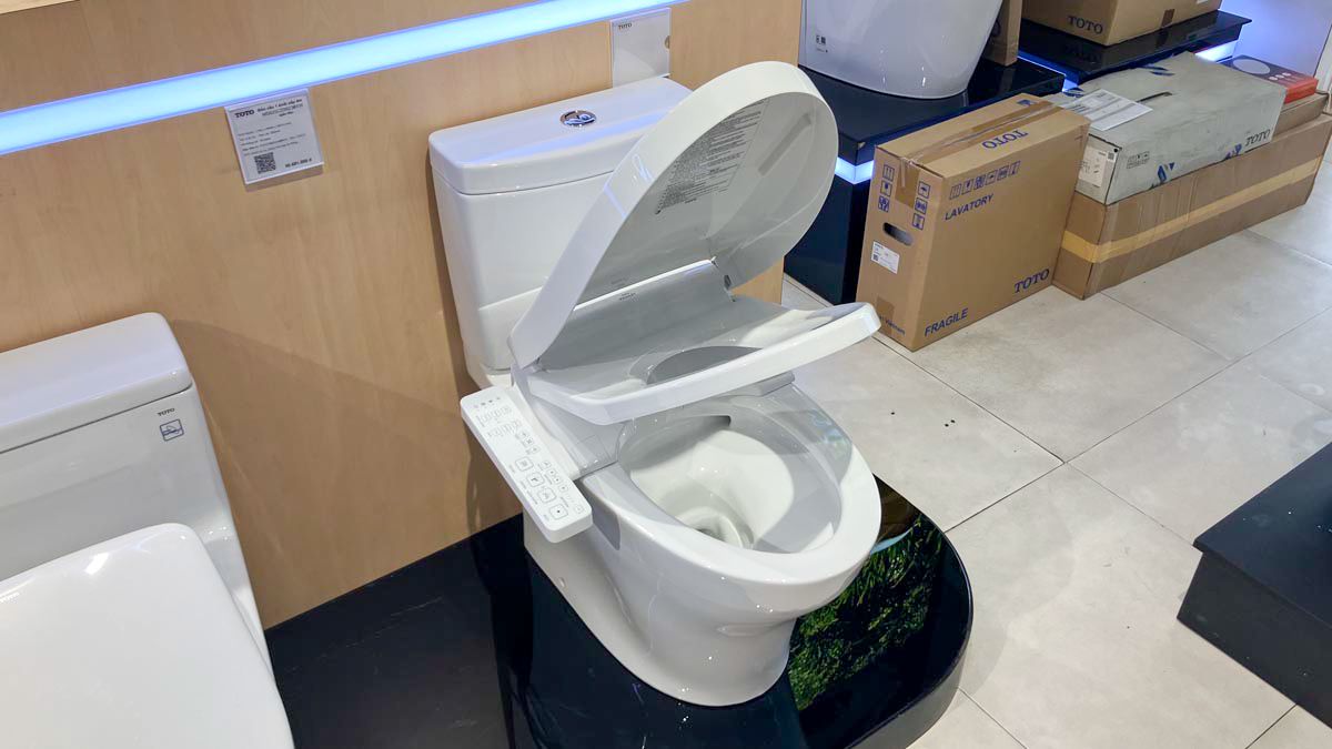 Bồn cầu TOTO CS769CDRW24 2 khối nắp điện tử Washlet S2 TCF33461GAA giấu dây