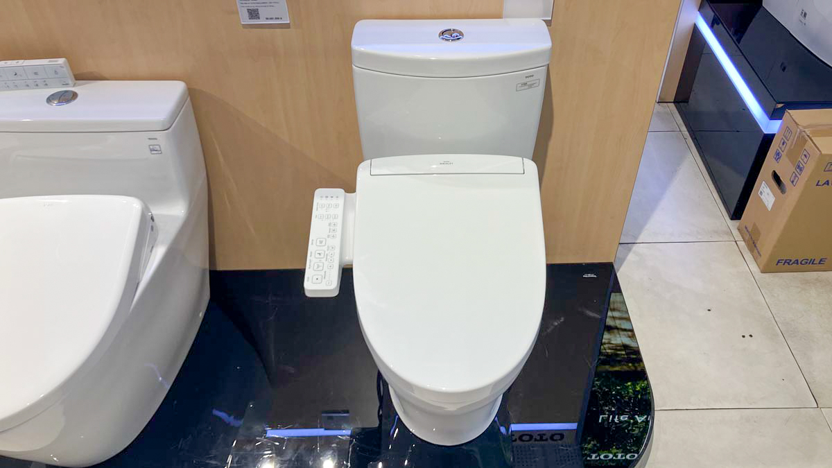 Bồn cầu TOTO CS769CDRW24 2 khối nắp điện tử Washlet S2 TCF33461GAA giấu dây