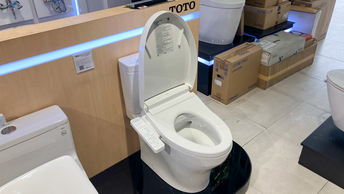 Bồn cầu TOTO CS769CDRW24 2 khối nắp điện tử Washlet S2 TCF33461GAA giấu dây