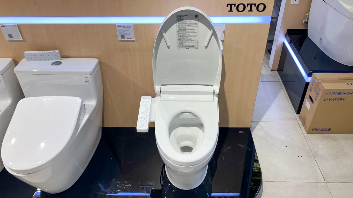 Bồn cầu TOTO CS769CDRW24 2 khối nắp điện tử Washlet S2 TCF33461GAA giấu dây
