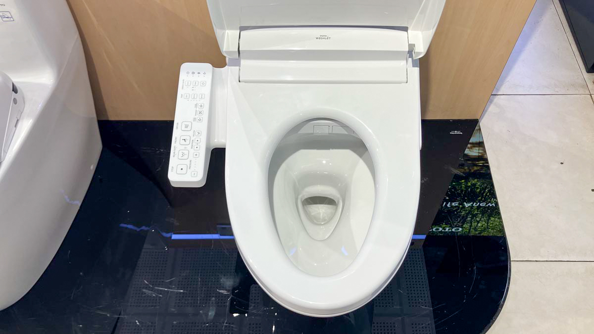 Bồn cầu TOTO CS769CDRW24 2 khối nắp điện tử Washlet S2 TCF33461GAA giấu dây