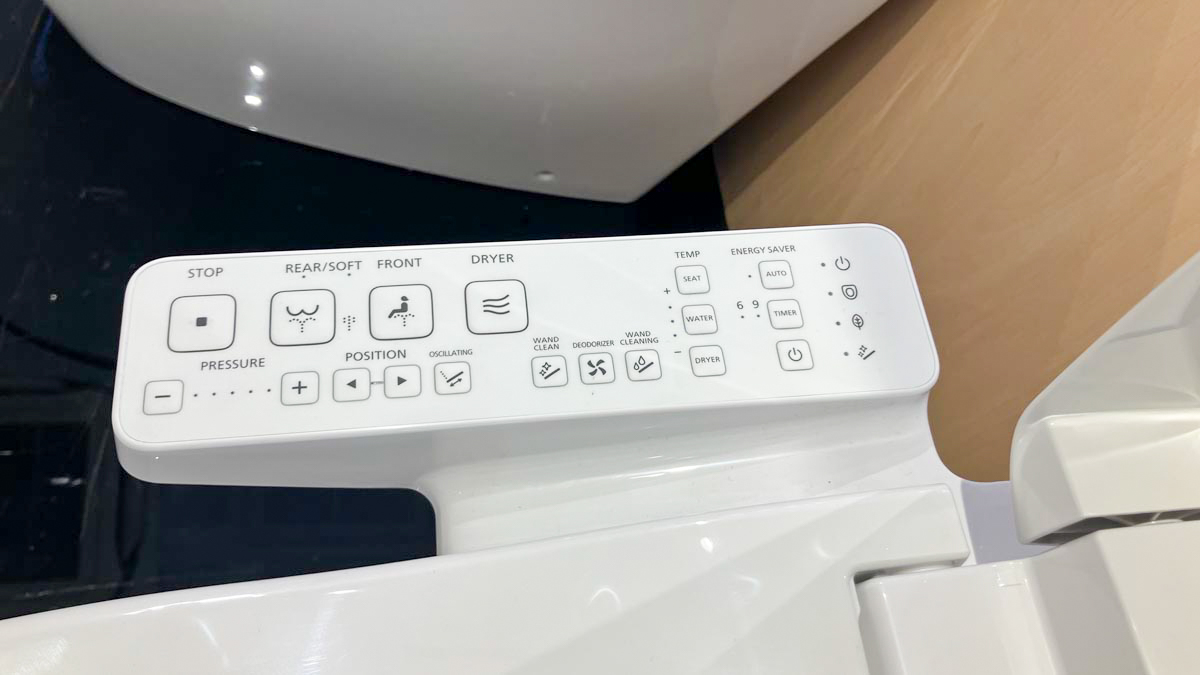 Bồn cầu TOTO CS769CDRW24 2 khối nắp điện tử Washlet S2 TCF33461GAA giấu dây