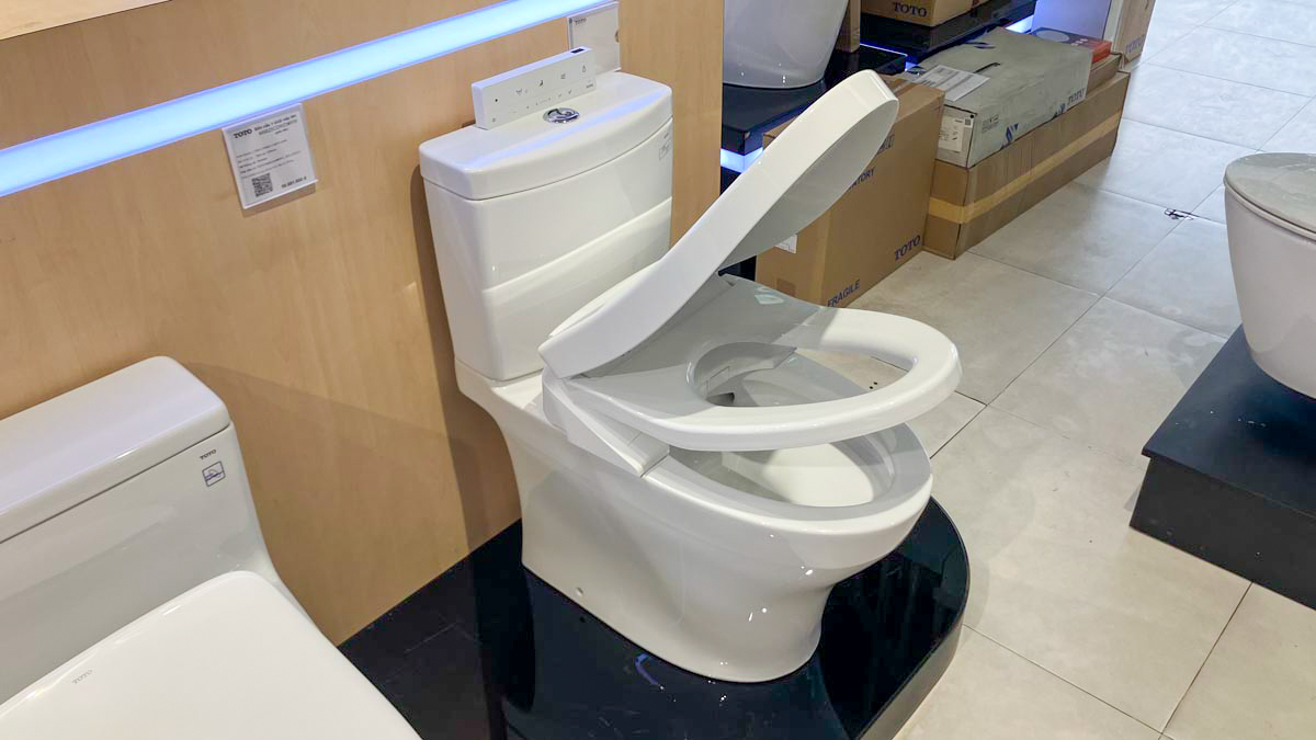 Bồn cầu TOTO CS769CDRW25 2 khối nắp điện tử Washlet S5 TCF34461GAA giấu dây