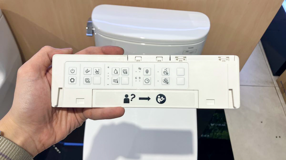 Bồn cầu TOTO CS769CDRW25 2 khối nắp điện tử Washlet S5 TCF34461GAA giấu dây