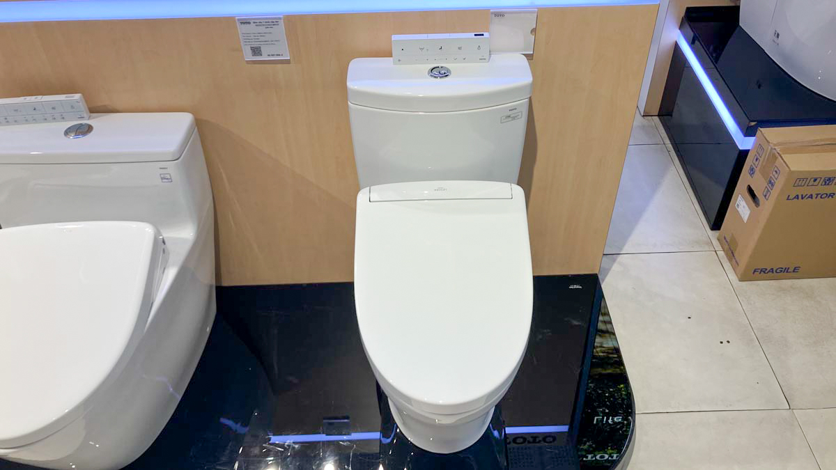 Bồn cầu TOTO CS769CDRW25 2 khối nắp điện tử Washlet S5 TCF34461GAA giấu dây