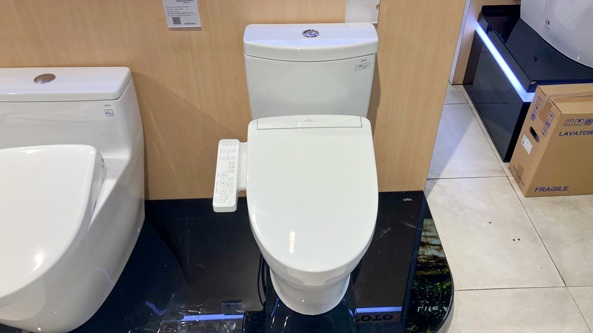 Bồn cầu TOTO CS769DRW24 2 khối nắp điện tử Washlet S2 TCF33461GAA