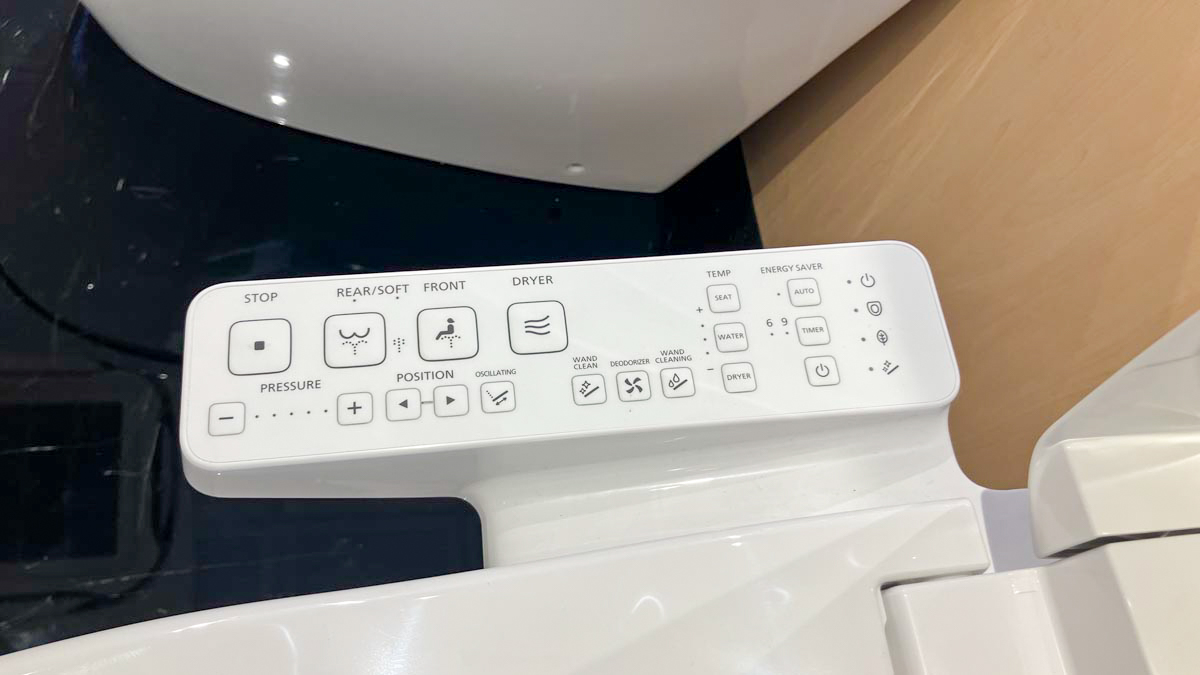 Bồn cầu TOTO CS769DRW24 2 khối nắp điện tử Washlet S2 TCF33461GAA