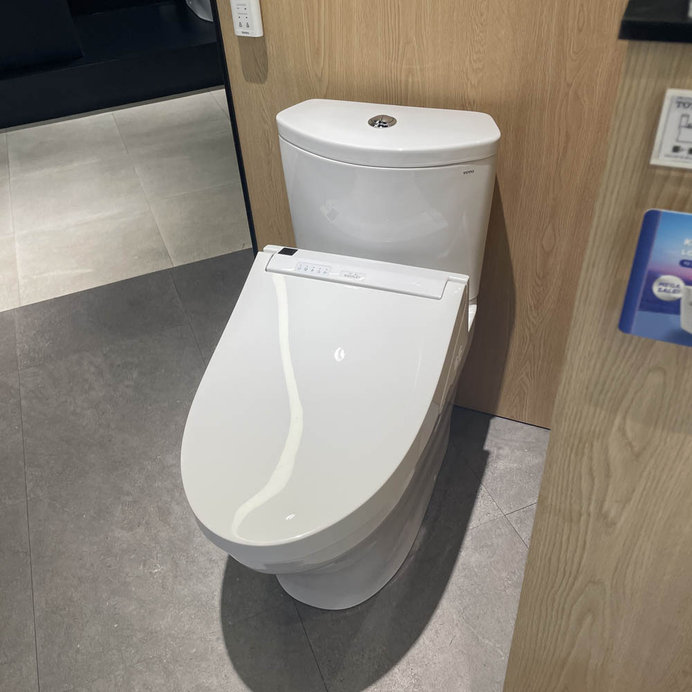 Bồn cầu TOTO CS838CDW15 2 khối nắp điện tử Washlet C5 TCF24460AAA giấu dây