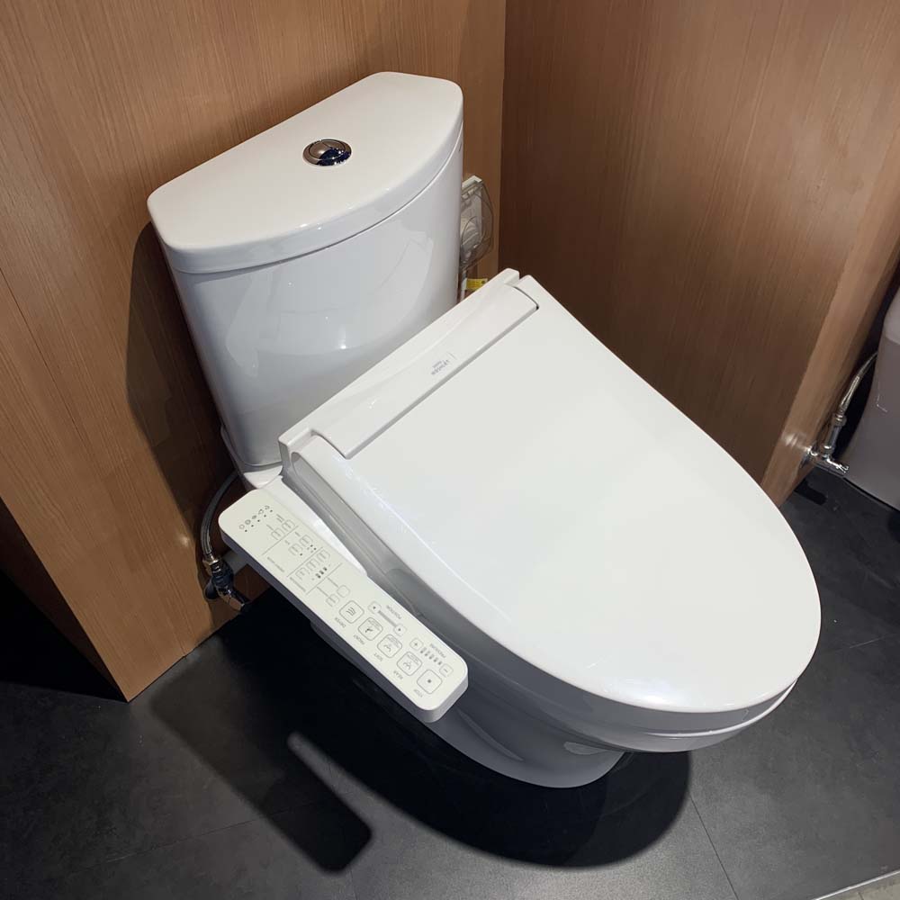 Bồn cầu TOTO CS838CDW17 2 khối nắp điện tử Washlet C2 TCF23460AAA giấu dây