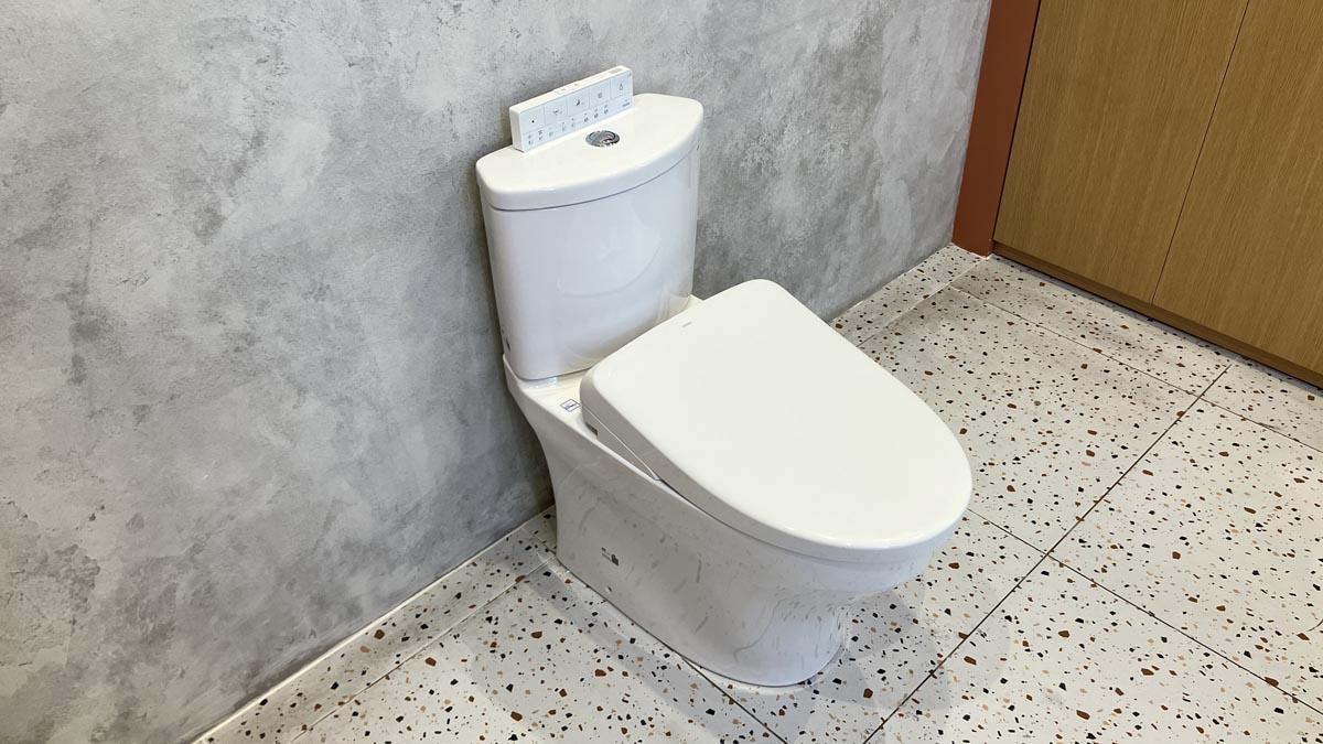 Bồn cầu TOTO CS838CDW23 2 khối nắp điện tử Washlet S7 TCF47360GAA giấu dây