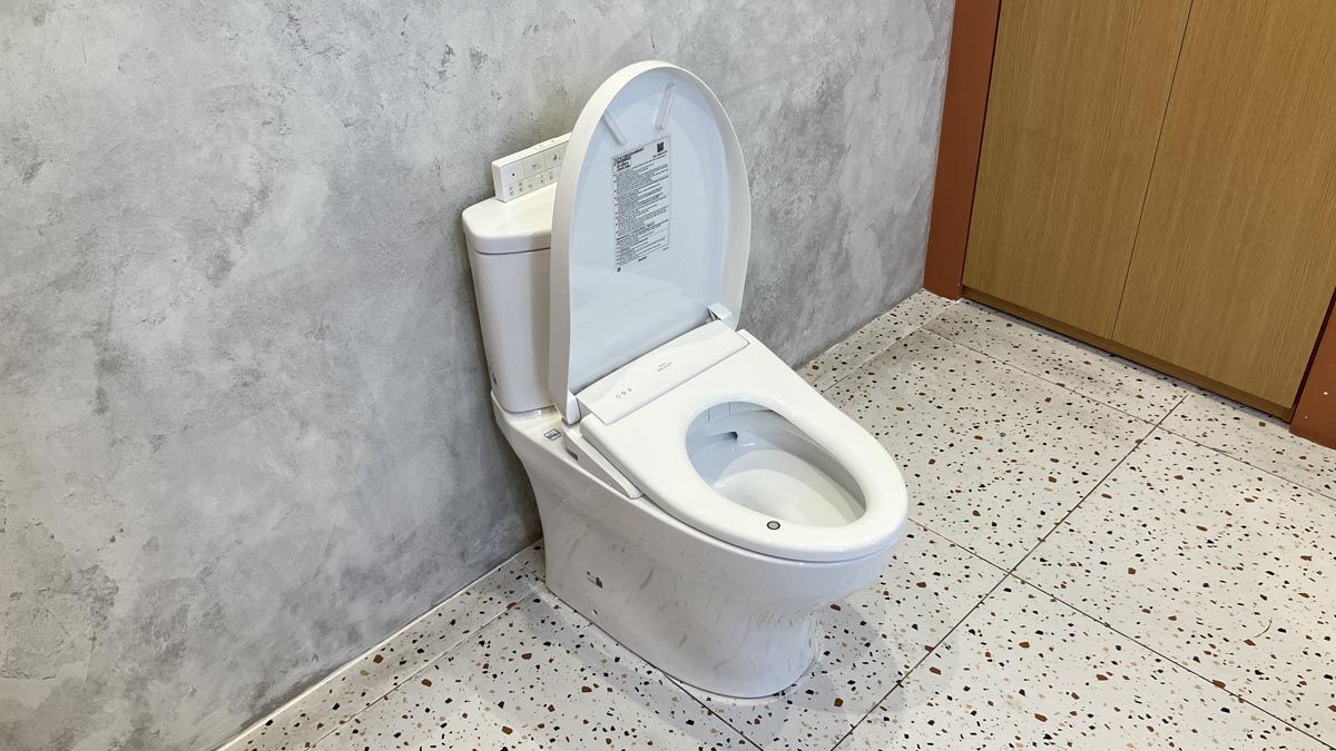 Bồn cầu TOTO CS838CDW23 2 khối nắp điện tử Washlet S7 TCF47360GAA giấu dây