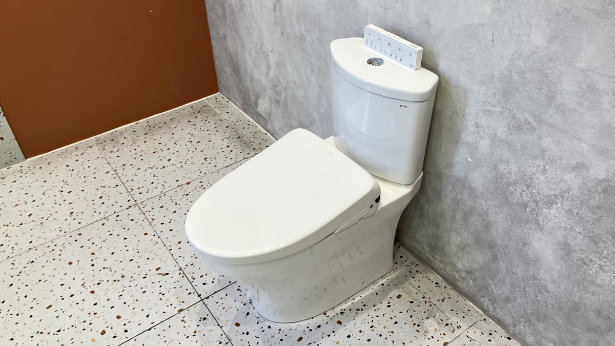 Bồn cầu TOTO CS838CDW23 2 khối nắp điện tử Washlet S7 TCF47360GAA giấu dây