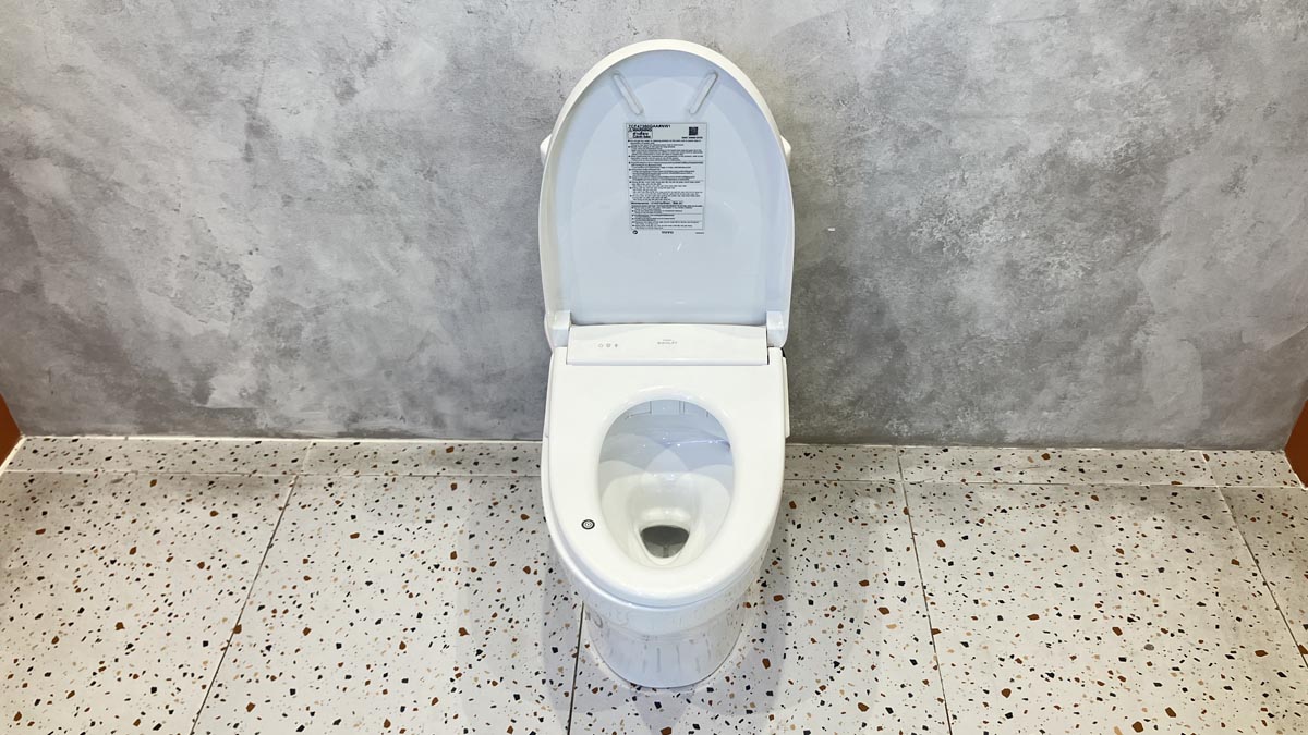 Bồn cầu TOTO CS838CDW23 2 khối nắp điện tử Washlet S7 TCF47360GAA giấu dây