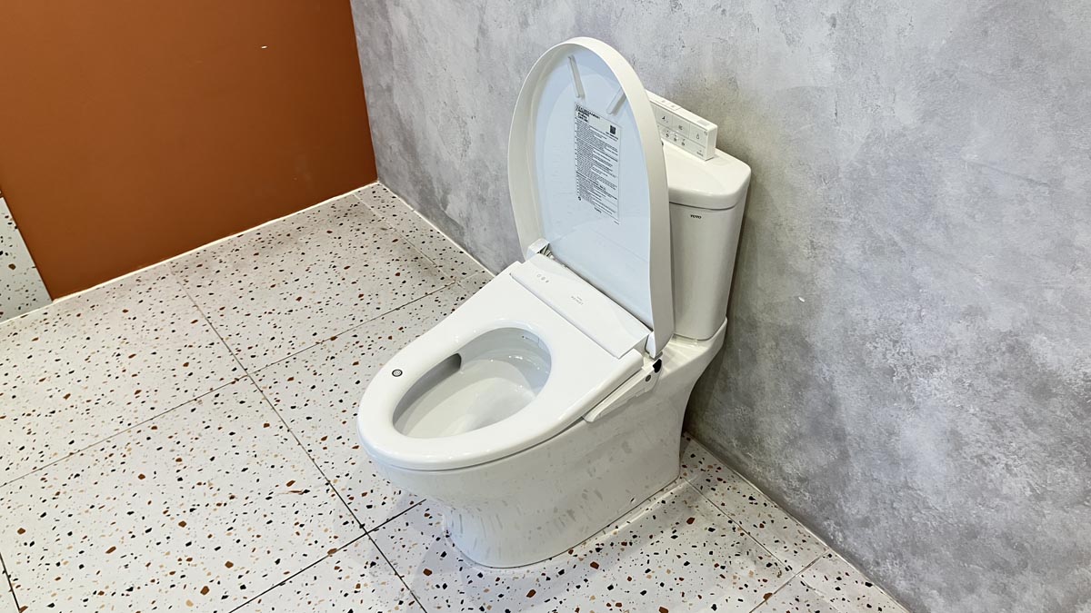 Bồn cầu TOTO CS838CDW23 2 khối nắp điện tử Washlet S7 TCF47360GAA giấu dây