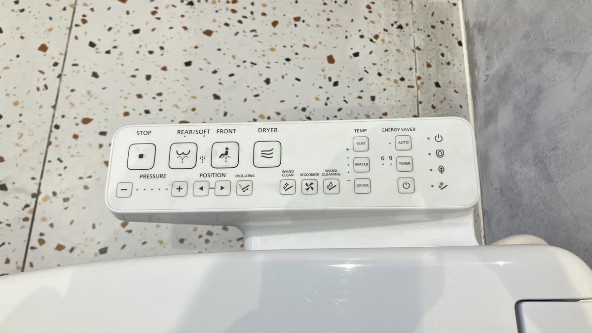 Bồn cầu TOTO CS838CDW24 2 khối nắp điện tử Washlet S2 TCF33461GAA giấu dây