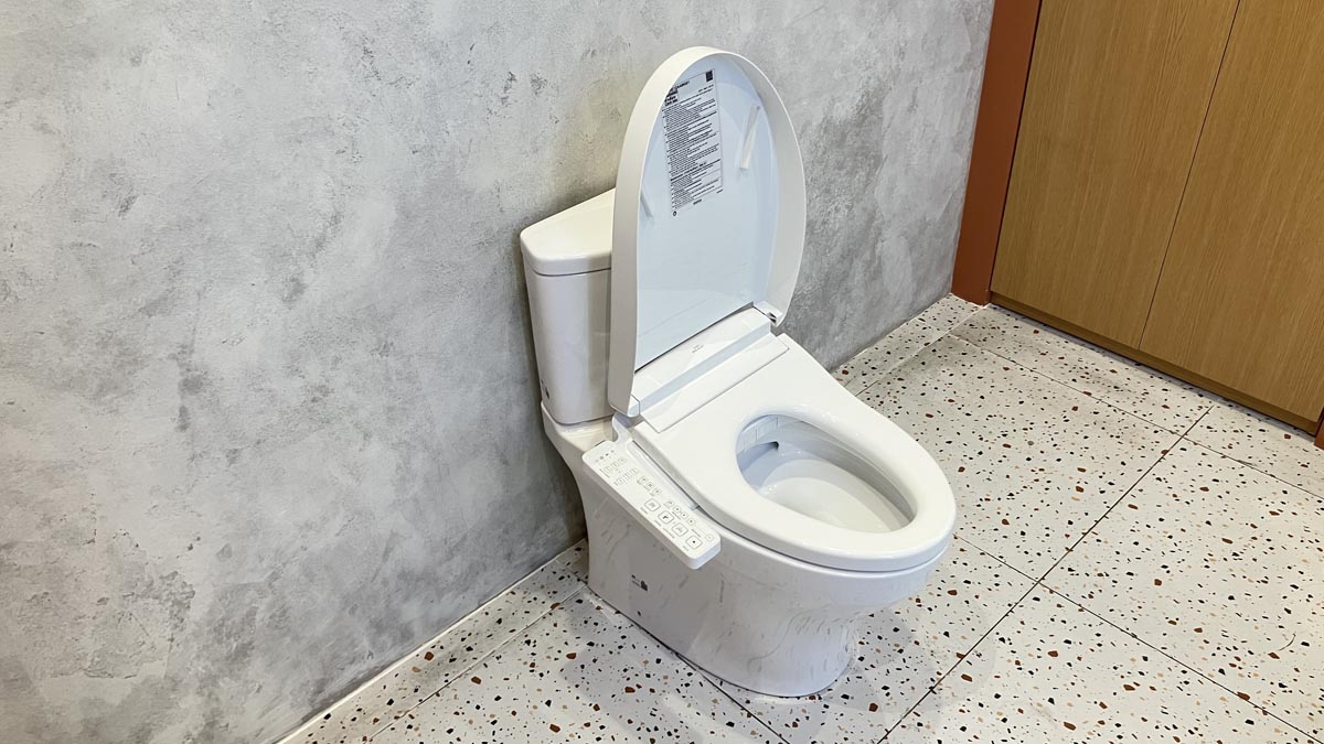 Bồn cầu TOTO CS838CDW24 2 khối nắp điện tử Washlet S2 TCF33461GAA giấu dây