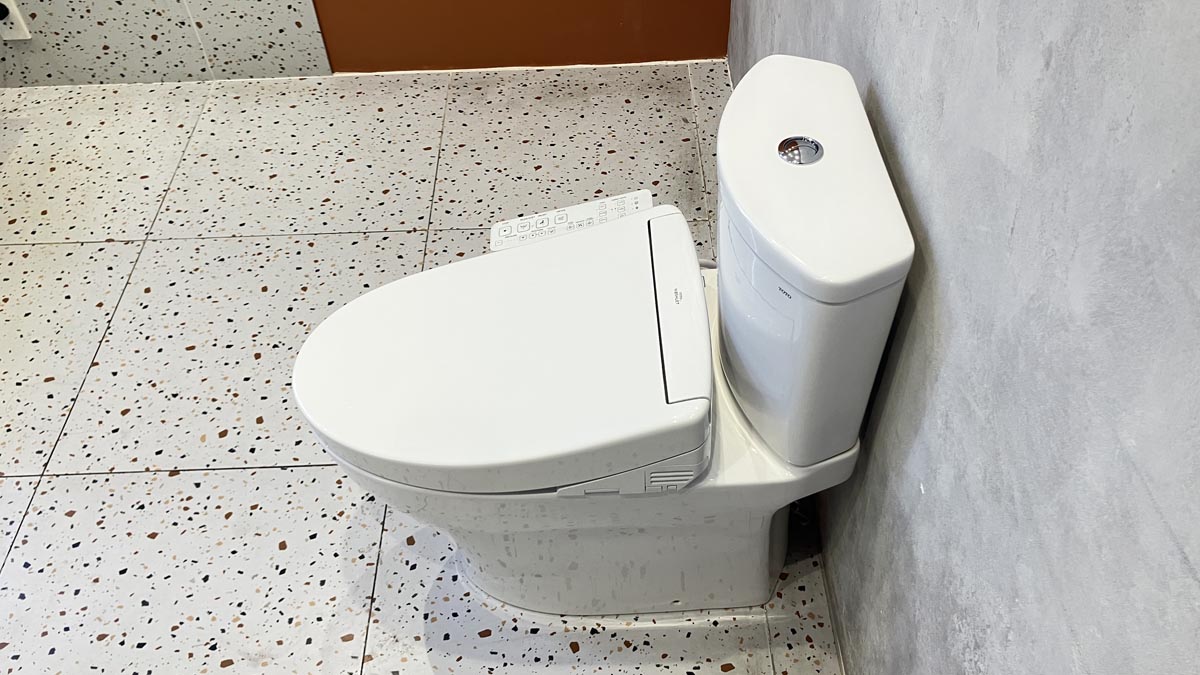 Bồn cầu TOTO CS838CDW24 2 khối nắp điện tử Washlet S2 TCF33461GAA giấu dây