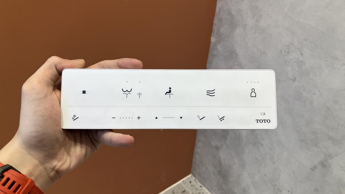 Bồn cầu TOTO CS838CDW25 2 khối nắp điện tử Washlet S5 TCF34461GAA giấu dây