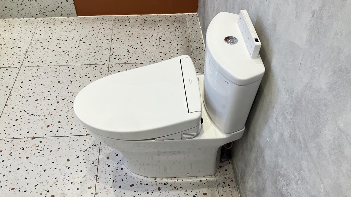 Bồn cầu TOTO CS838CDW25 2 khối nắp điện tử Washlet S5 TCF34461GAA giấu dây