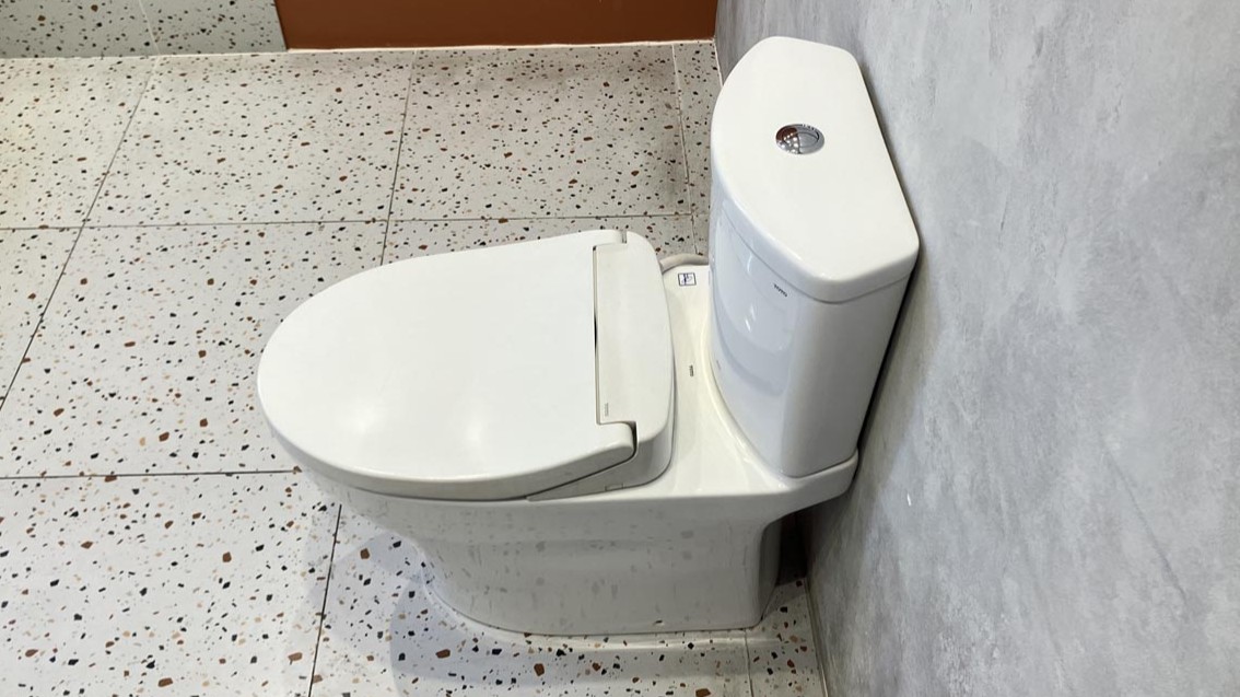 Bồn cầu TOTO CS838DE2 2 khối nắp rửa cơ TCW07S