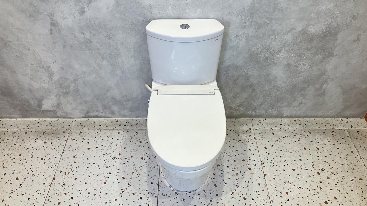 Bồn cầu TOTO CS838DE2 2 khối nắp rửa cơ TCW07S