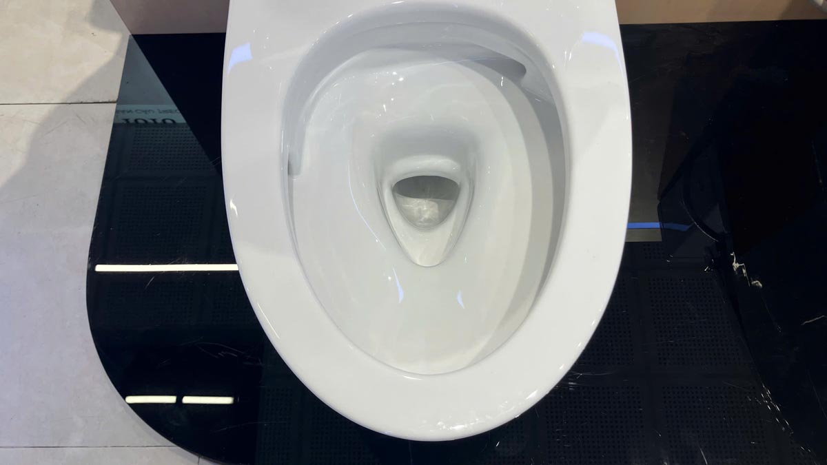 Bồn cầu 2 khối TOTO CS838DT3 nắp đóng êm TC385VS