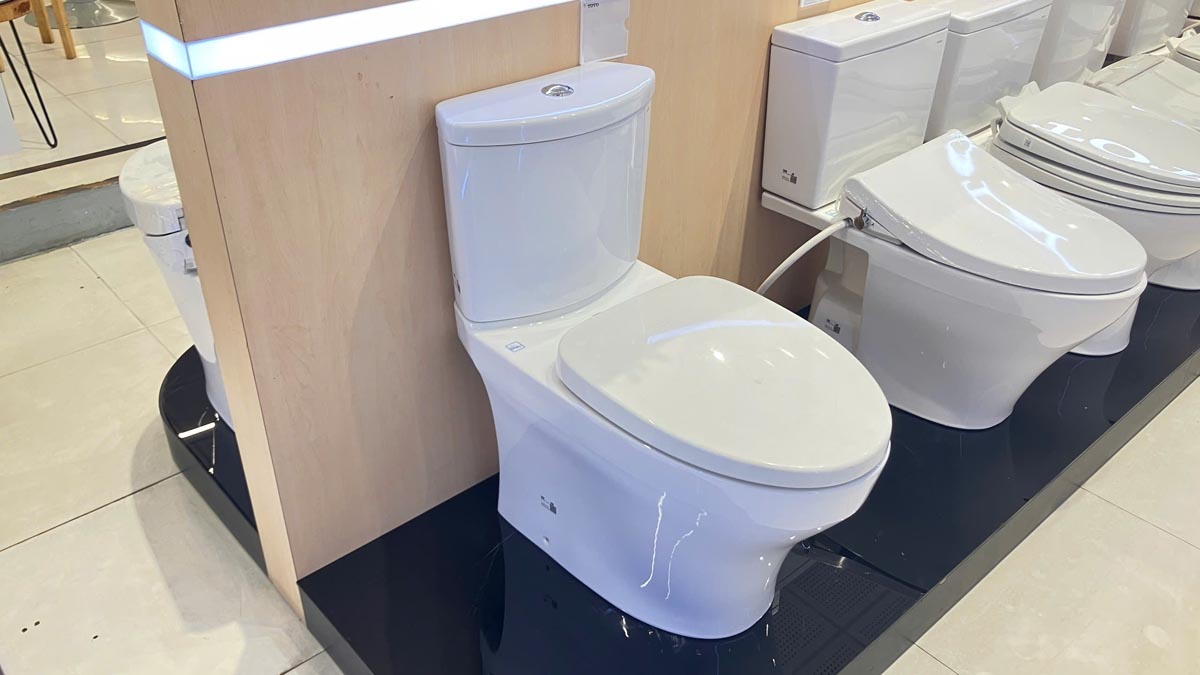 Bồn cầu 2 khối TOTO CS838DT3 nắp đóng êm TC385VS