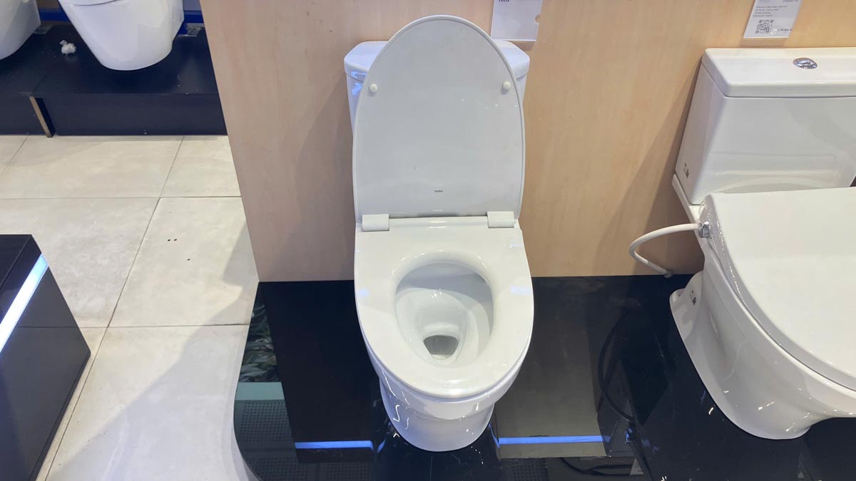 Bồn cầu 2 khối TOTO CS838DT8 nắp đóng êm TC600VS