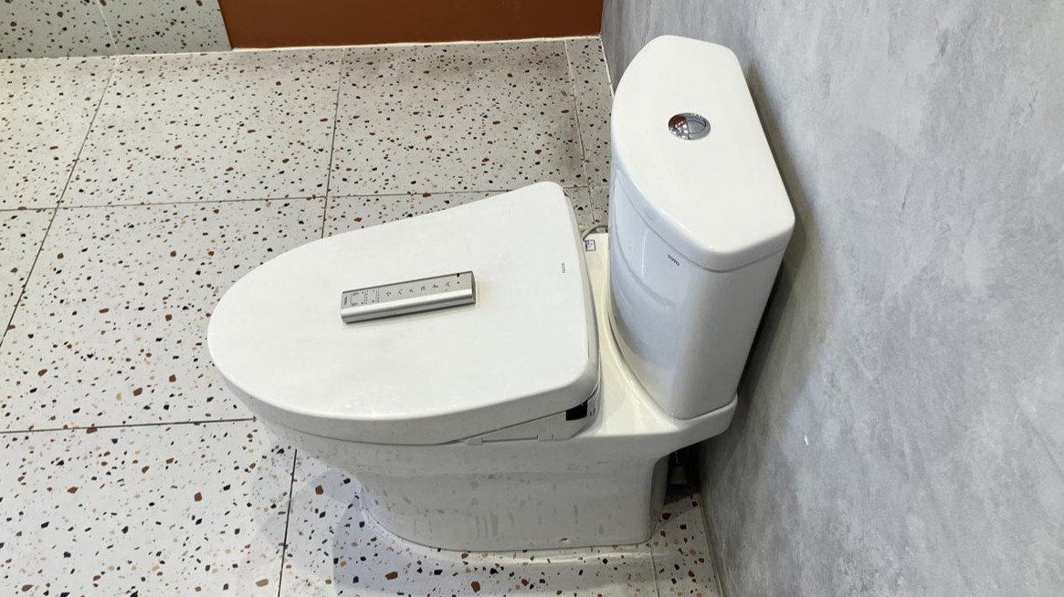 Bồn cầu TOTO CS838DW11 2 khối nắp điện tử Washlet S7 TCF4911Z