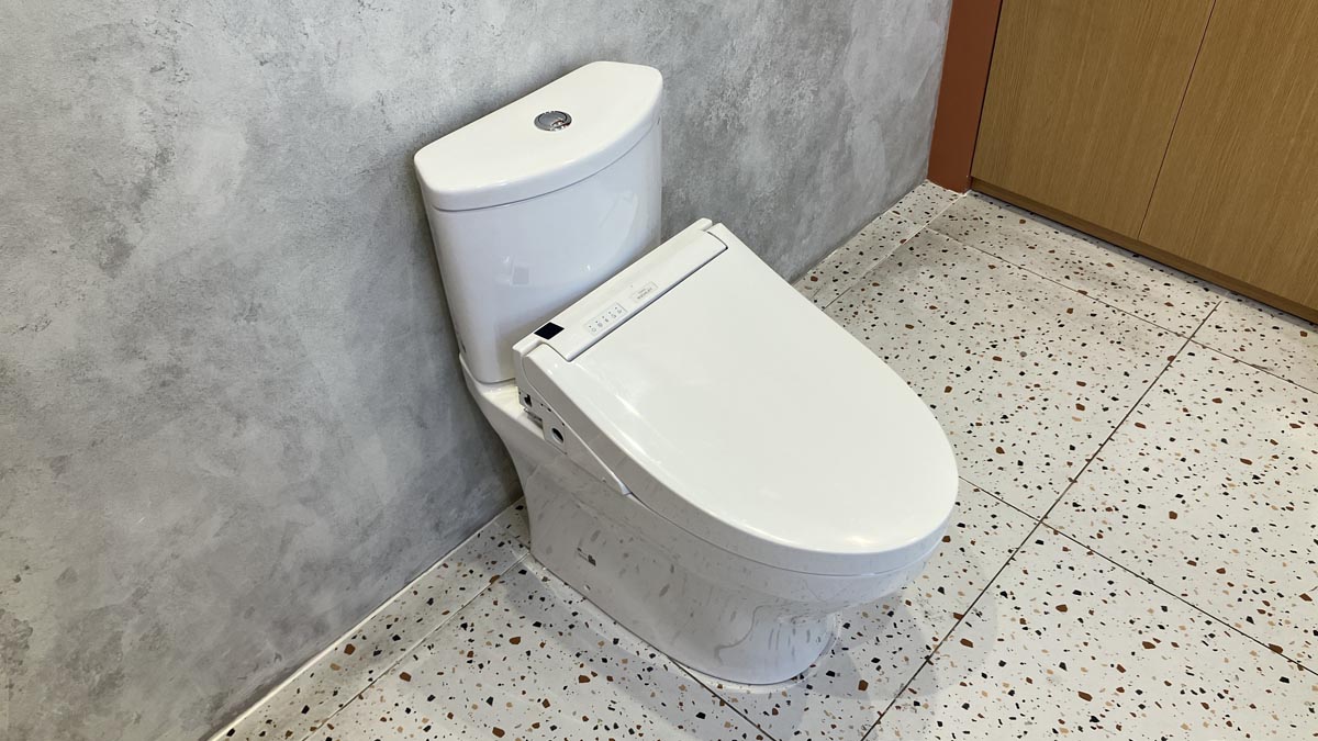 Bồn cầu TOTO CS838DW14 2 khối nắp điện tử Washlet C5 TCF24410AAA