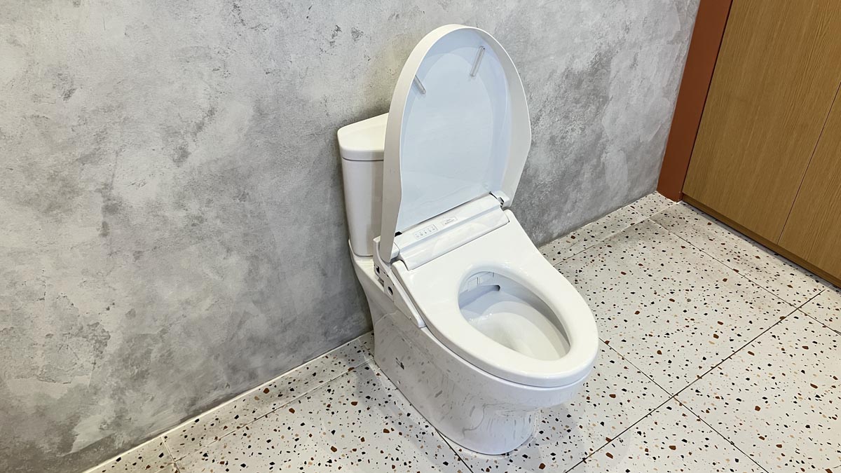 Bồn cầu TOTO CS838DW14 2 khối nắp điện tử Washlet C5 TCF24410AAA