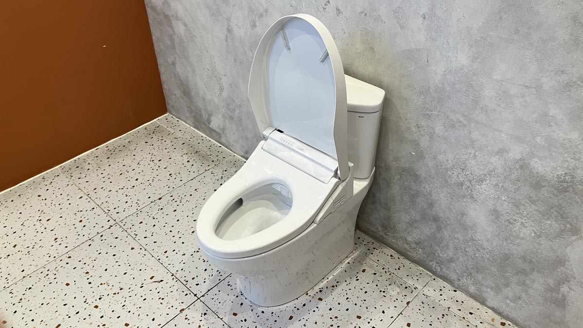 Bồn cầu TOTO CS838DW14 2 khối nắp điện tử Washlet C5 TCF24410AAA