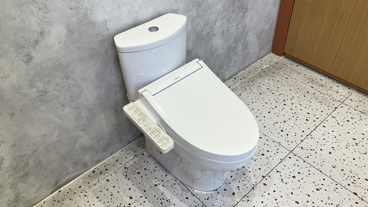 Bồn cầu TOTO CS838DW16 2 khối nắp điện tử Washlet C2 TCF23410AAA