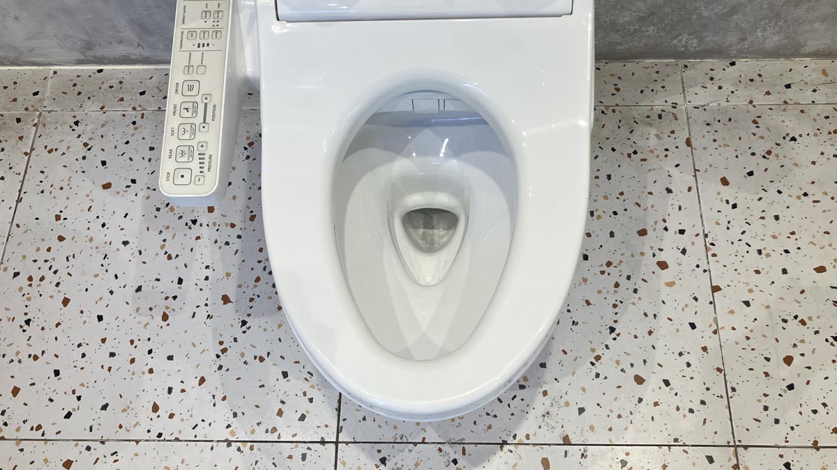 Bồn cầu TOTO CS838DW16 2 khối nắp điện tử Washlet C2 TCF23410AAA