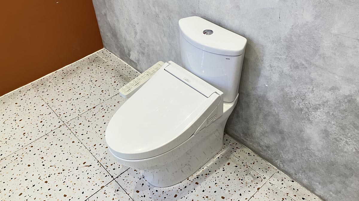 Bồn cầu TOTO CS838DW16 2 khối nắp điện tử Washlet C2 TCF23410AAA