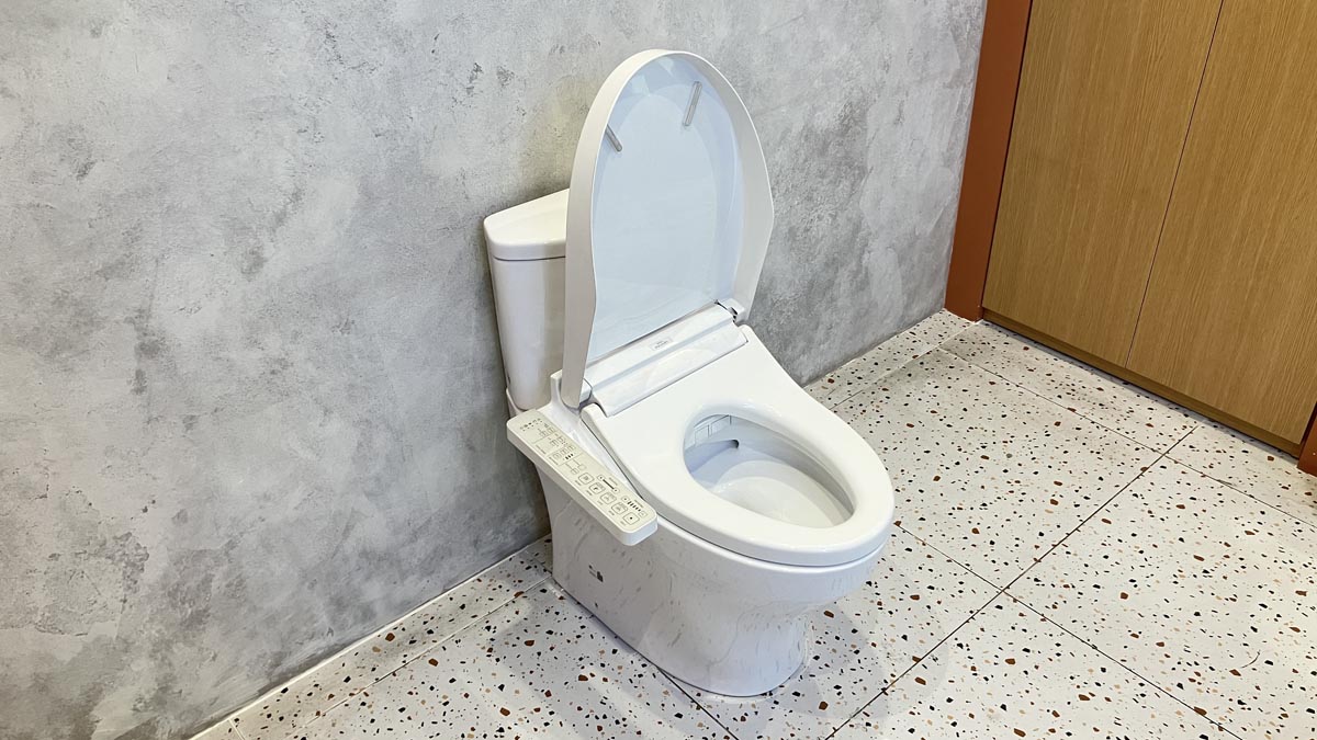 Bồn cầu TOTO CS838DW16 2 khối nắp điện tử Washlet C2 TCF23410AAA