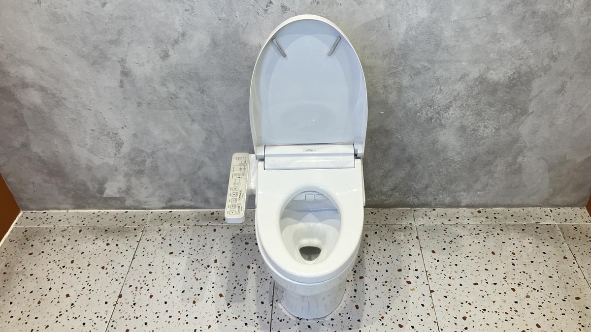 Bồn cầu TOTO CS838DW16 2 khối nắp điện tử Washlet C2 TCF23410AAA