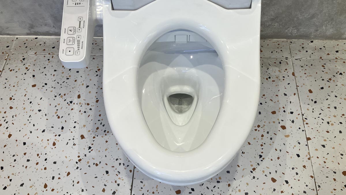 Bồn cầu TOTO CS838DW18 2 khối nắp điện tử TCF23710AAA Washlet C2 cơ bản